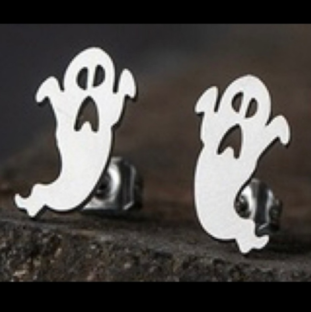 NWT Silver Ghost 👻 Stud Earrings